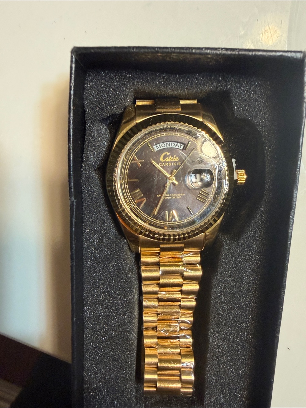 Gold Tone Day-Date Wristwatch - Chic Carsikle